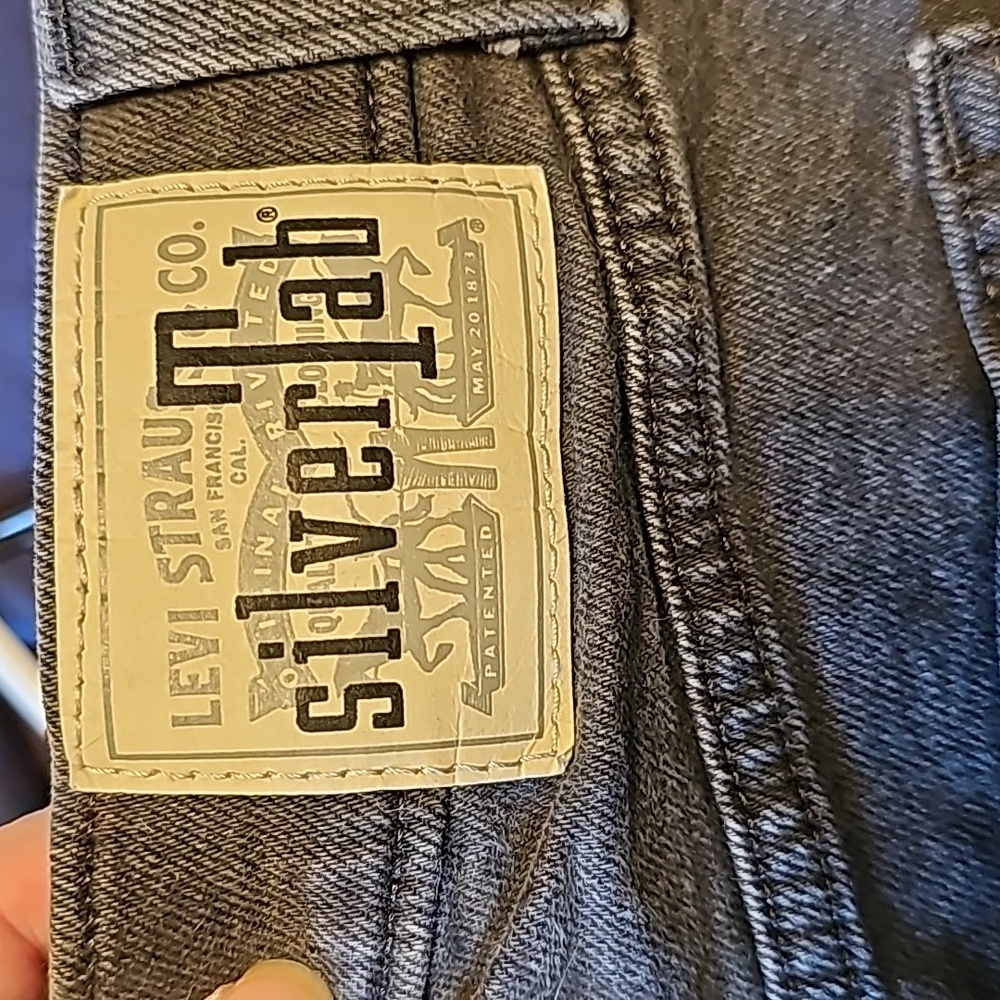 Silver Tab Levi mom jeans - Picture 5 of 8
